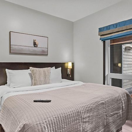 Outstanding Mountain Condo Waterslide And Hot Tub Managed By Little Sister Getaways Canmore Exterior foto
