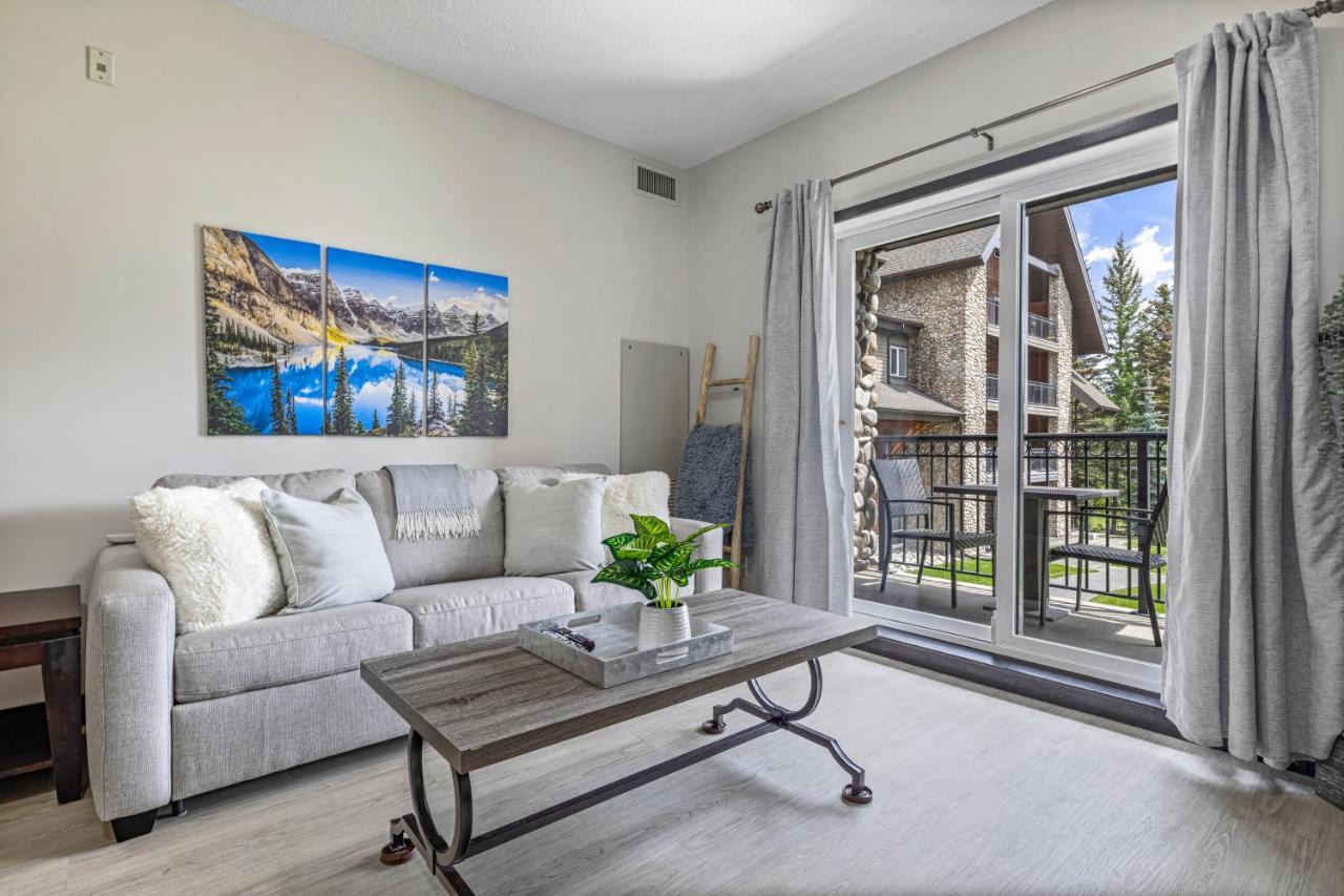 Outstanding Mountain Condo Waterslide And Hot Tub Managed By Little Sister Getaways Canmore Exterior foto