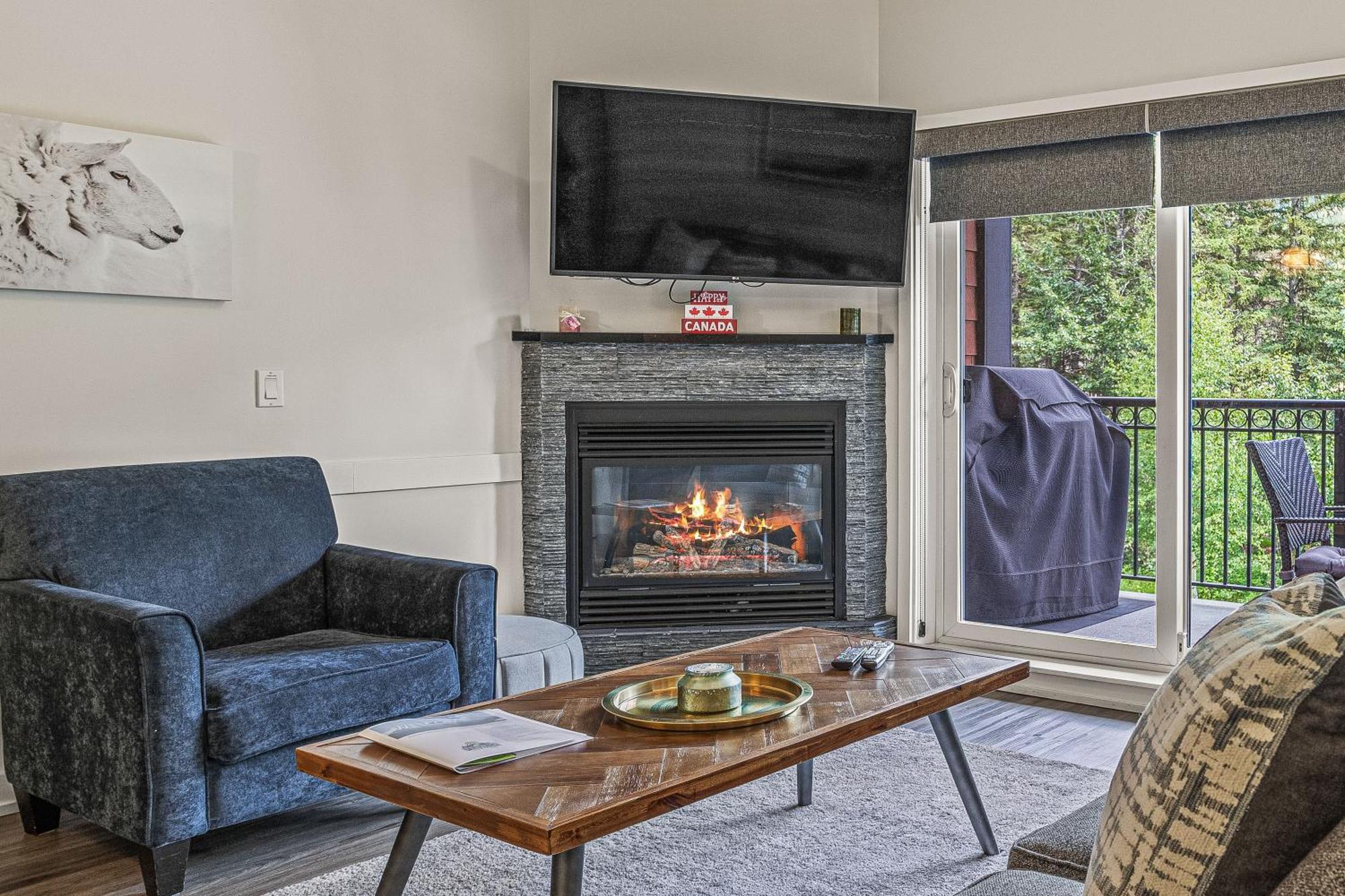 Outstanding Mountain Condo Waterslide And Hot Tub Managed By Little Sister Getaways Canmore Exterior foto
