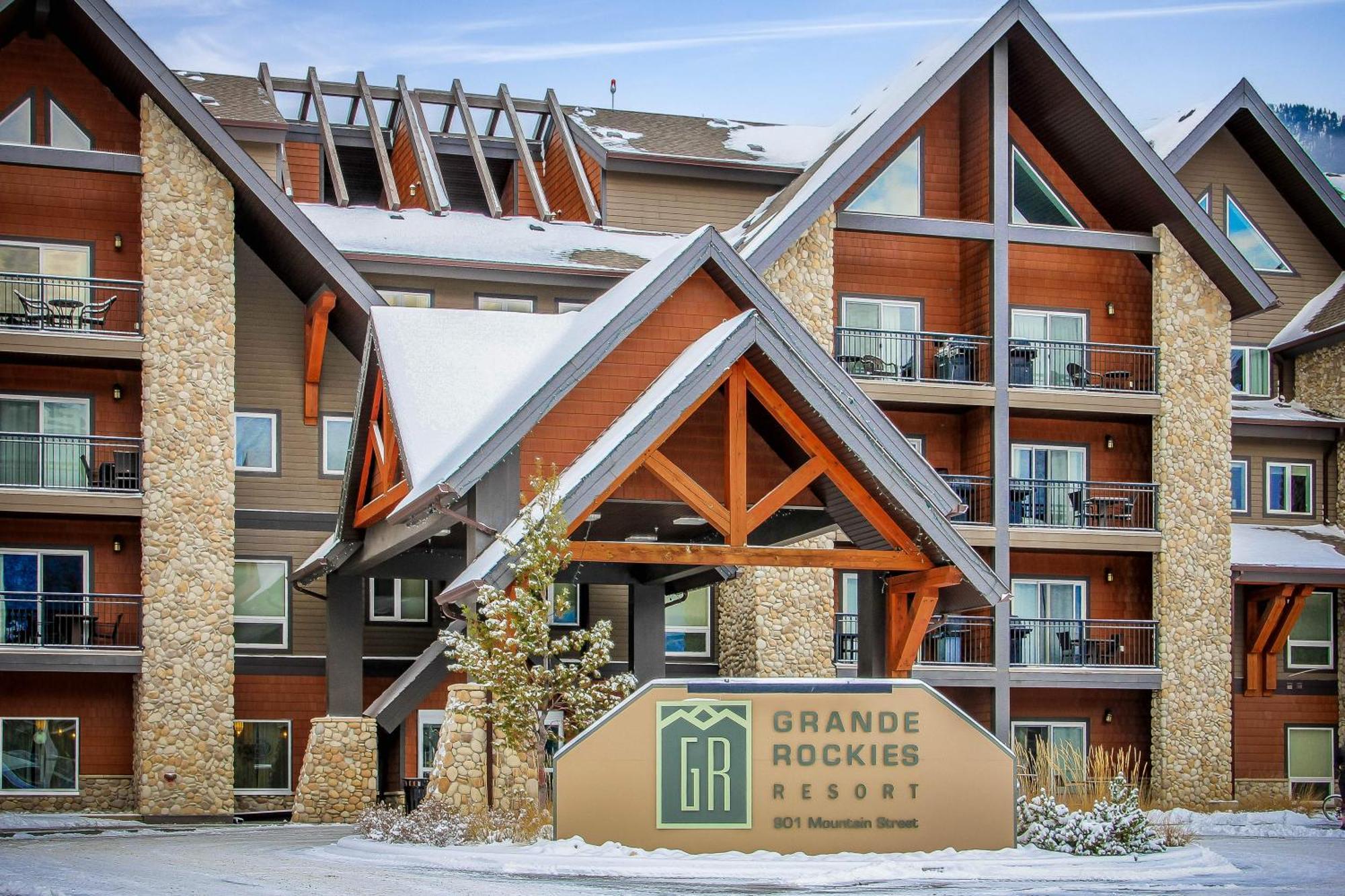 Outstanding Mountain Condo Waterslide And Hot Tub Managed By Little Sister Getaways Canmore Exterior foto
